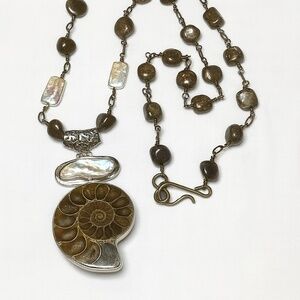 JMAX Handmade‎ Ammonite Fossil & Mother of Pearl Silver Necklace Boho Nature